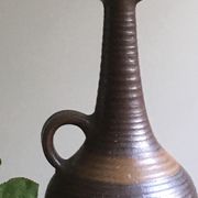 Marsh sandstone vase with handle
