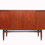 1960s sidebaord / highboard in teak with sliding doors