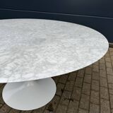 Original round dining table Knoll Tulip (152cm) Carrara