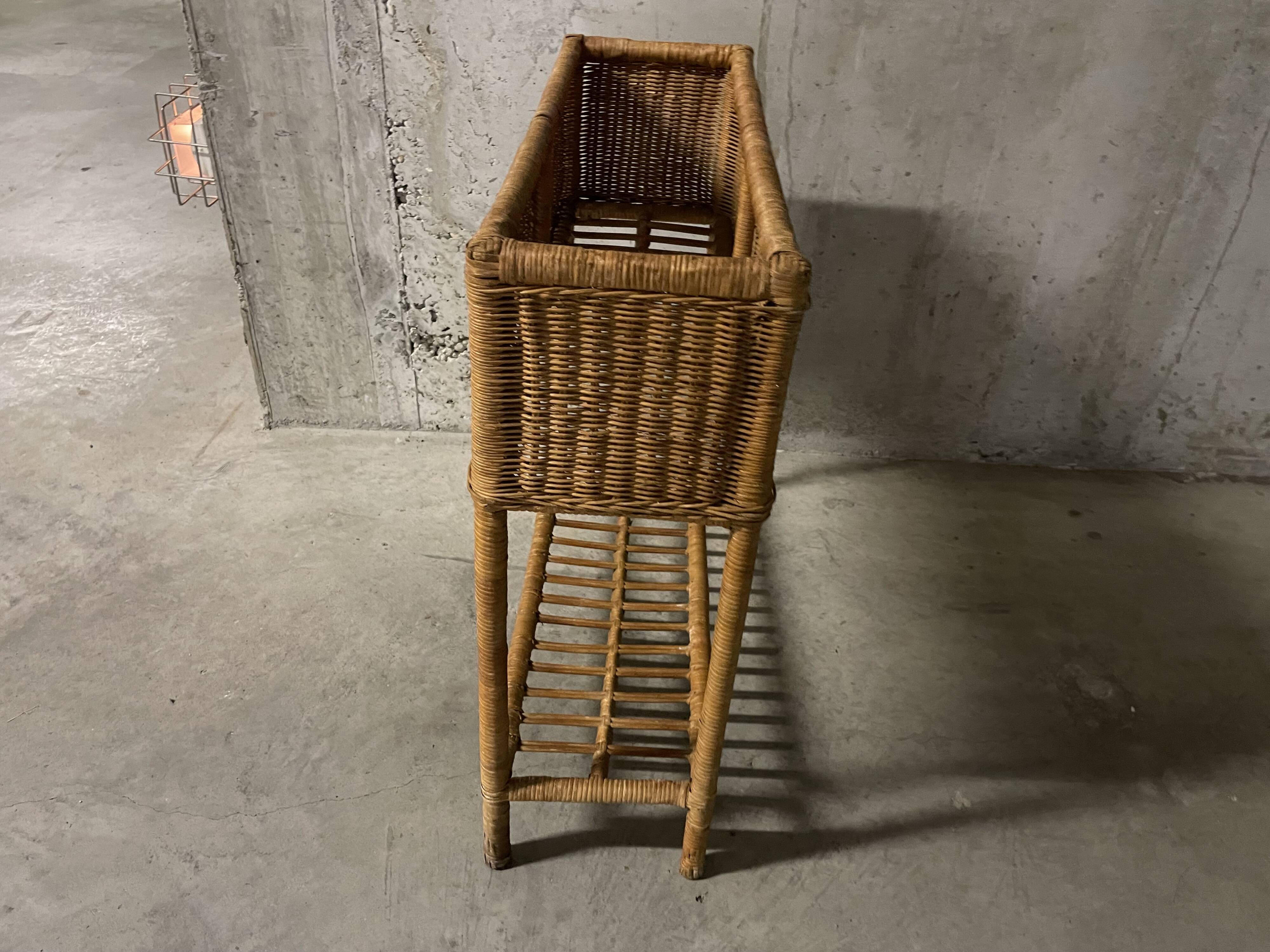 Jardinière en rotin années 60