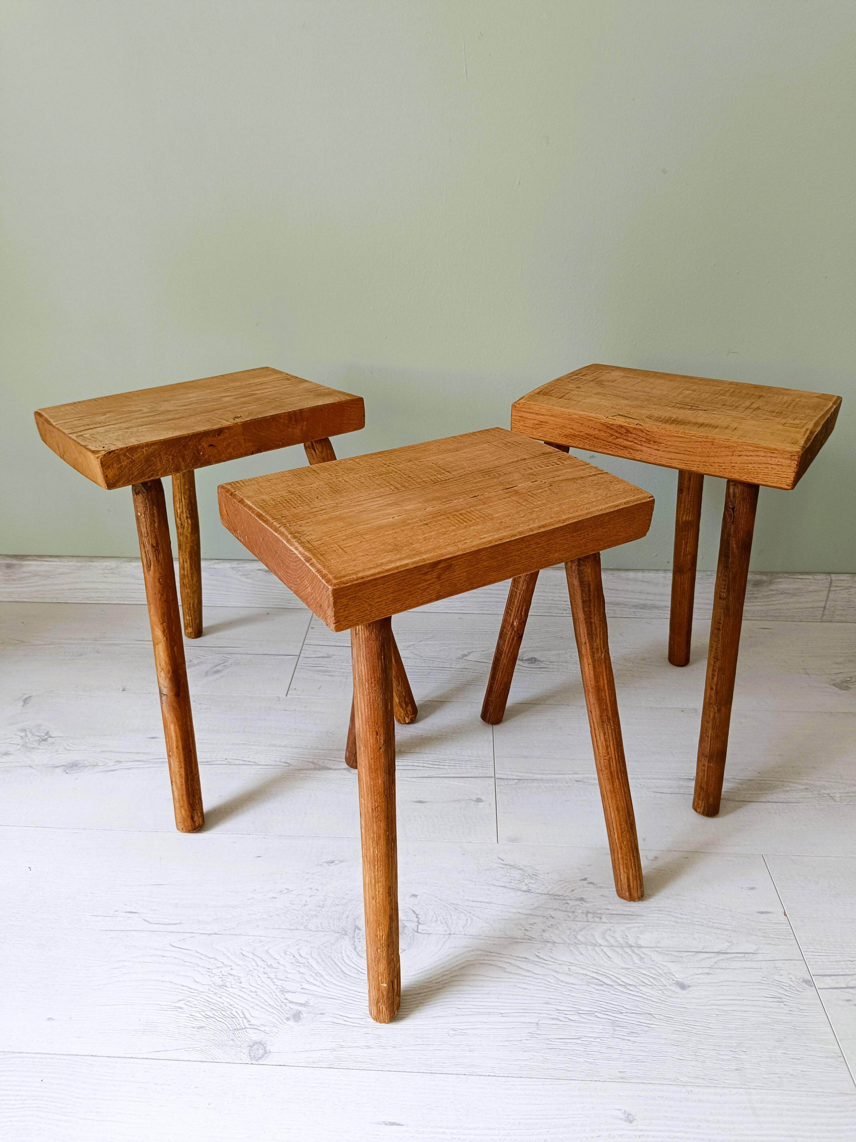 Lot de 3 petits tabourets tripodes
