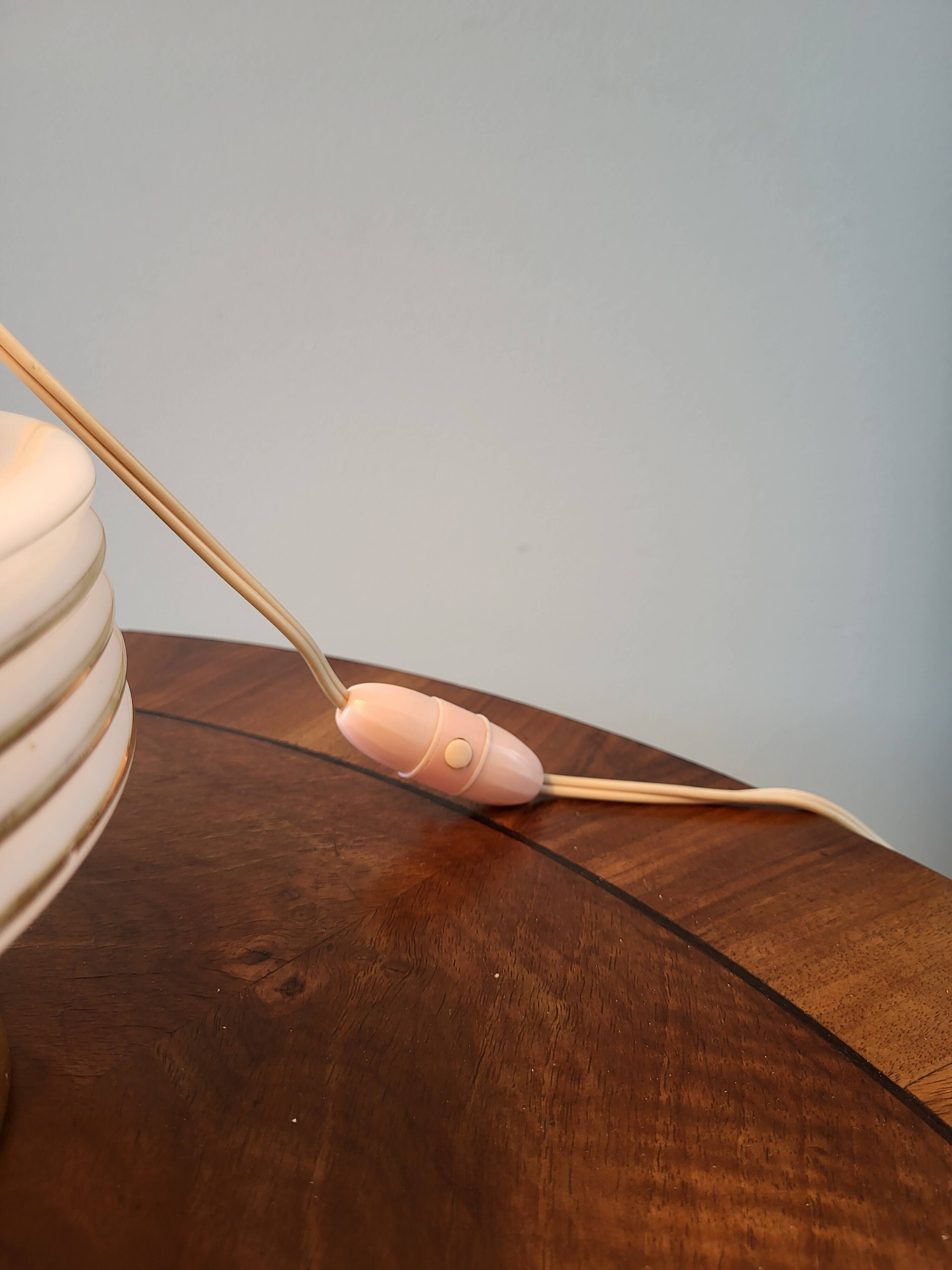 Lampe à tafel art déco, verre clichy rosé avec couleur goudkleurige afwerking, Frankrijk