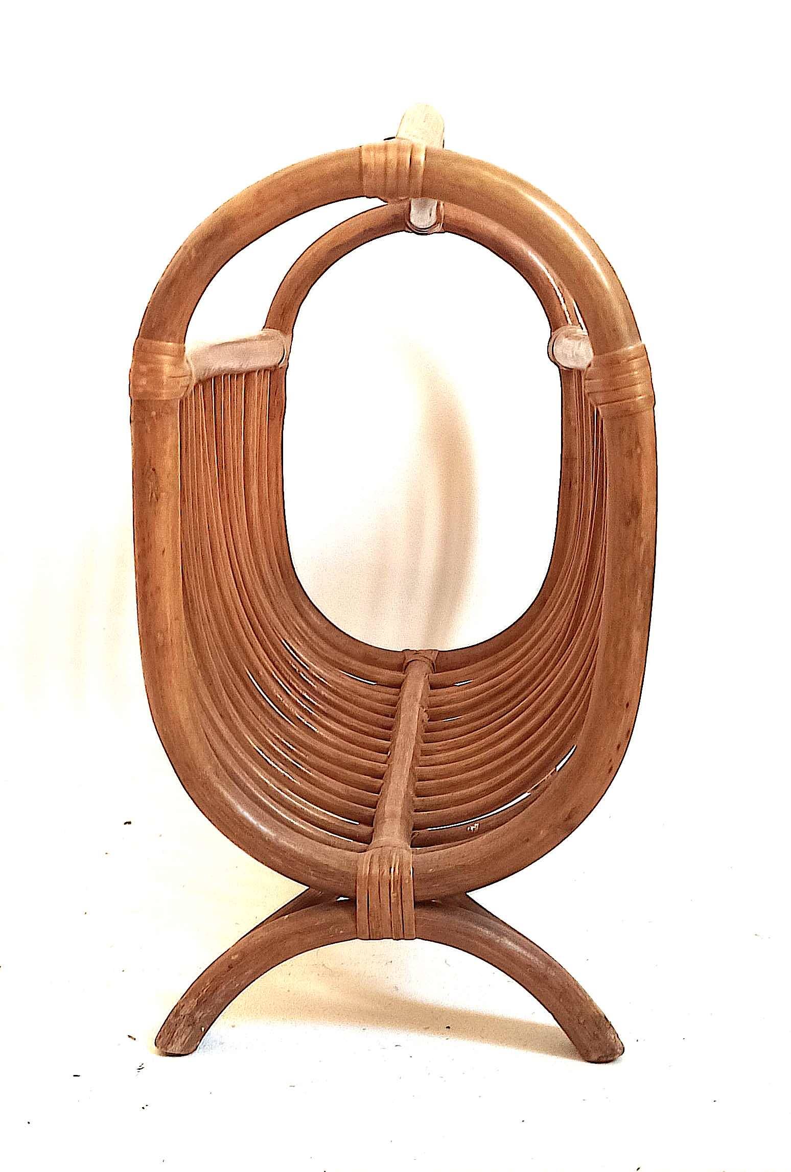 Porte-revue en rotin, années 60