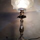 Lampe style bronze patiné et son verre opaque façon givré 22x35