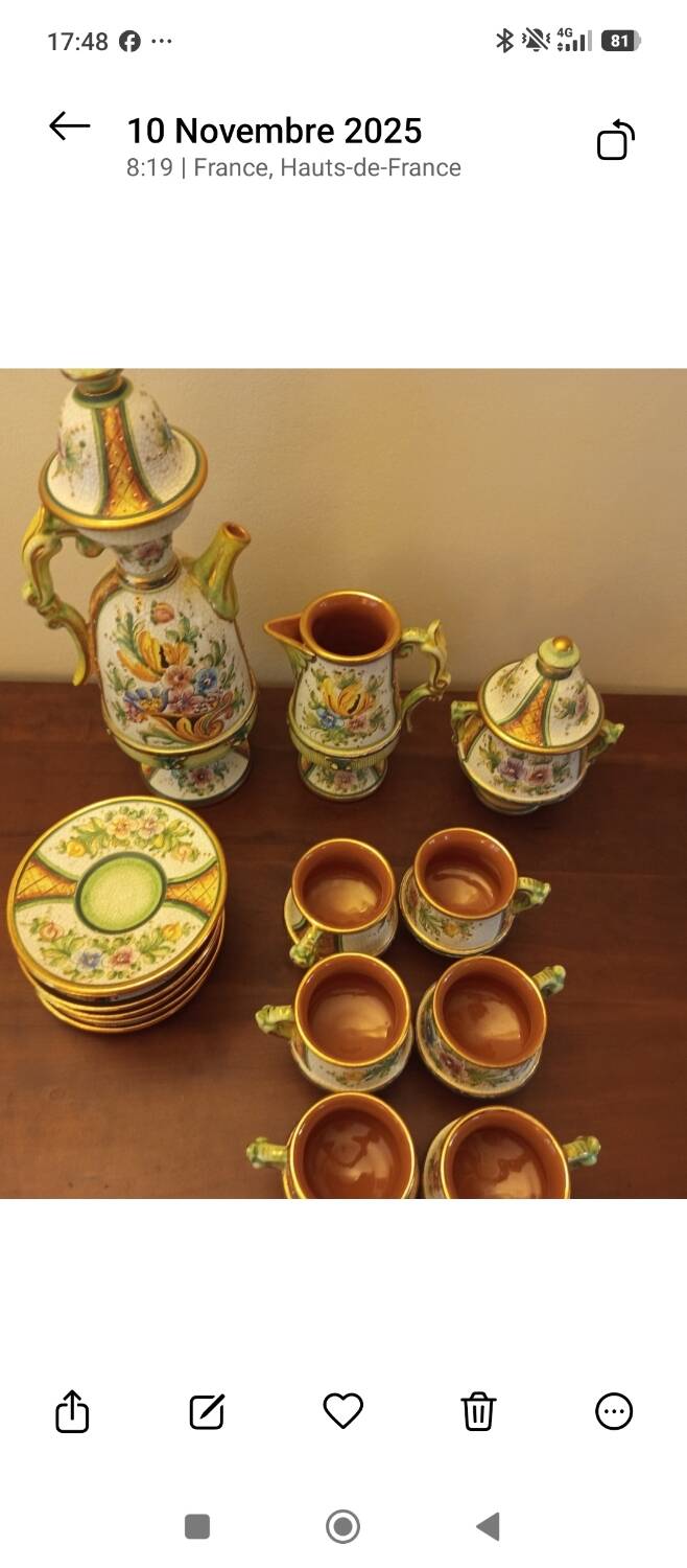 Service à café composé de 15 pièces