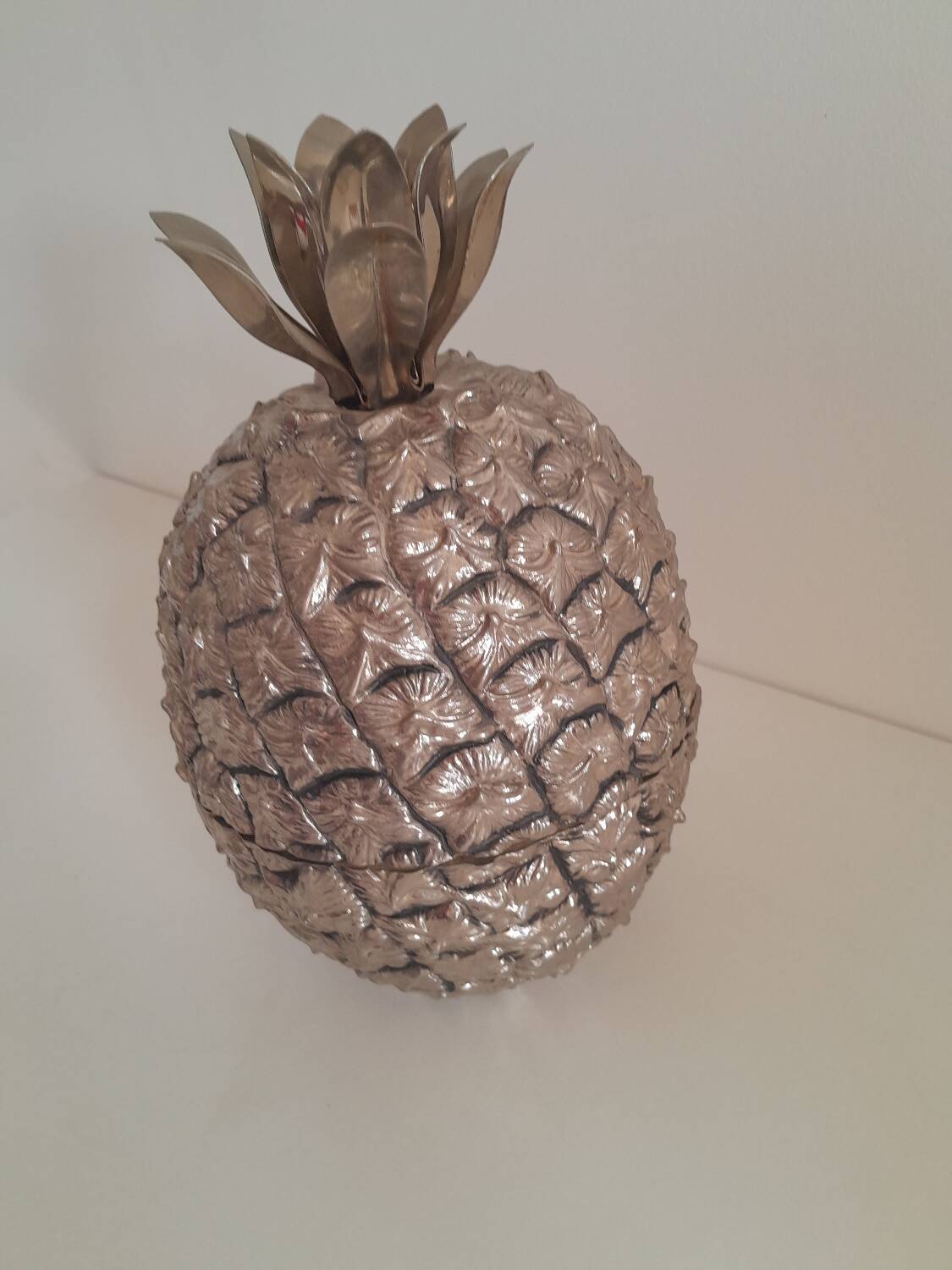 Pineapple shaped ice bucket