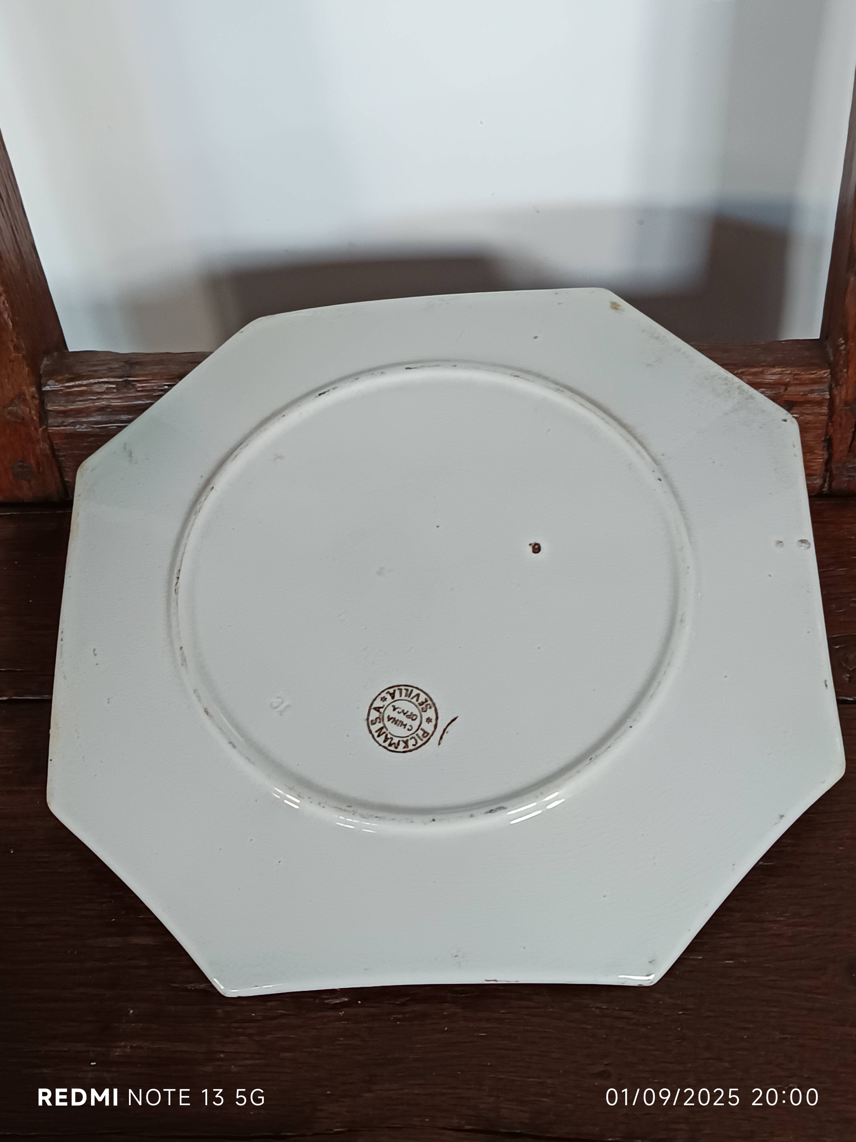 Pickman Cartuja Seville plate with bullfighting decoration, 19th century