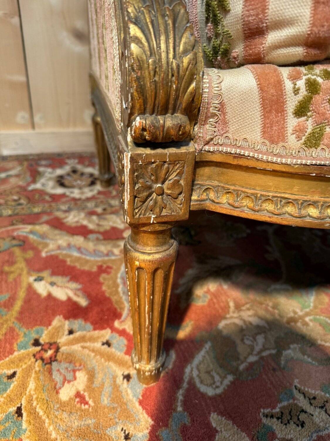 Fauteuil - Bergère à oreilles style Louis XVI "JANSEN"