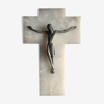 Antique wall crucifix in white onyx