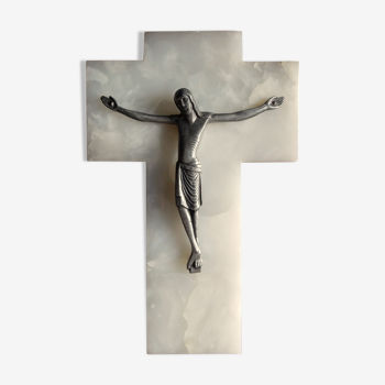 Crucifix mural ancien en onyx blanc