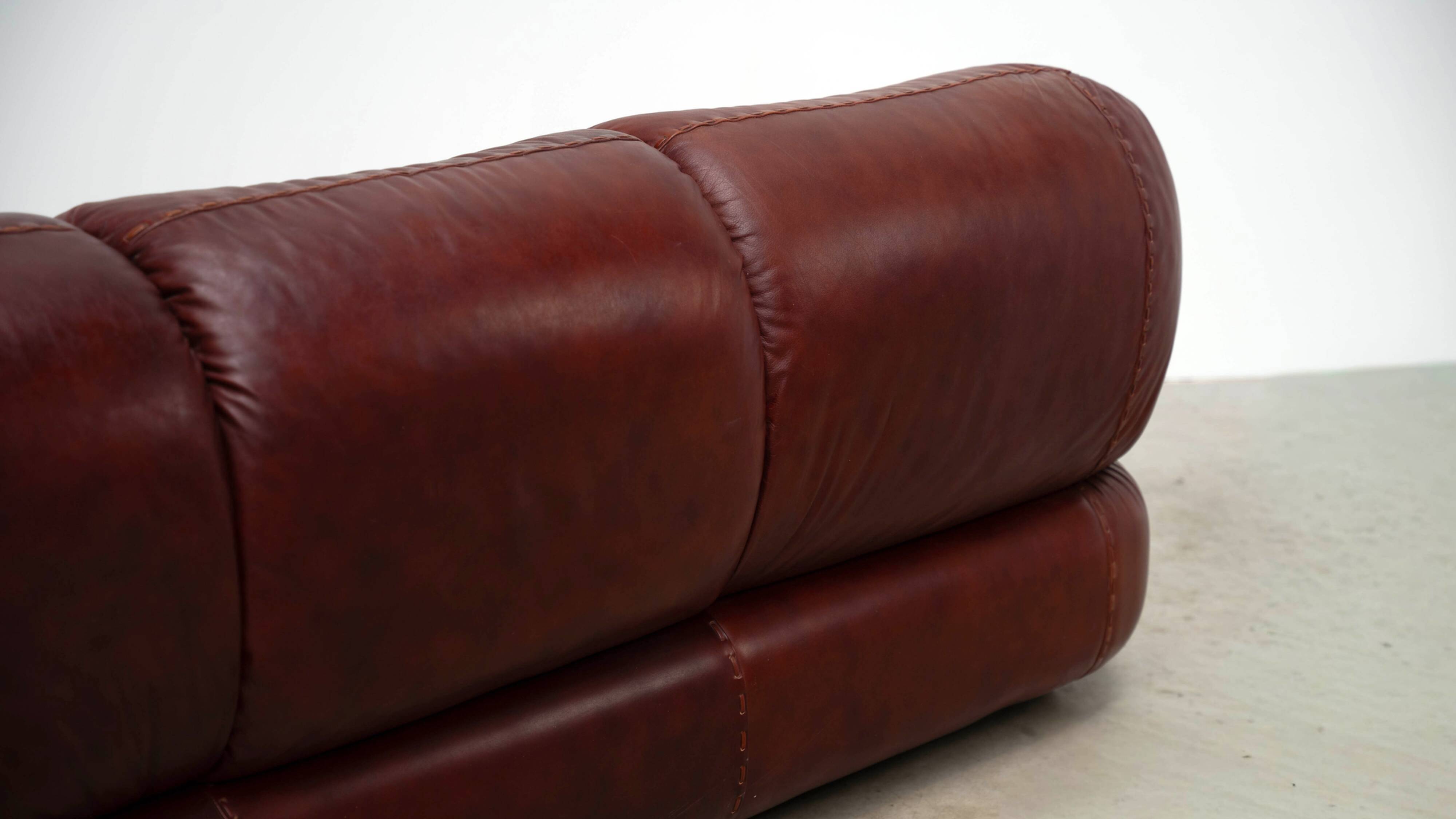 Sapporo sofa by Mobil Girgi