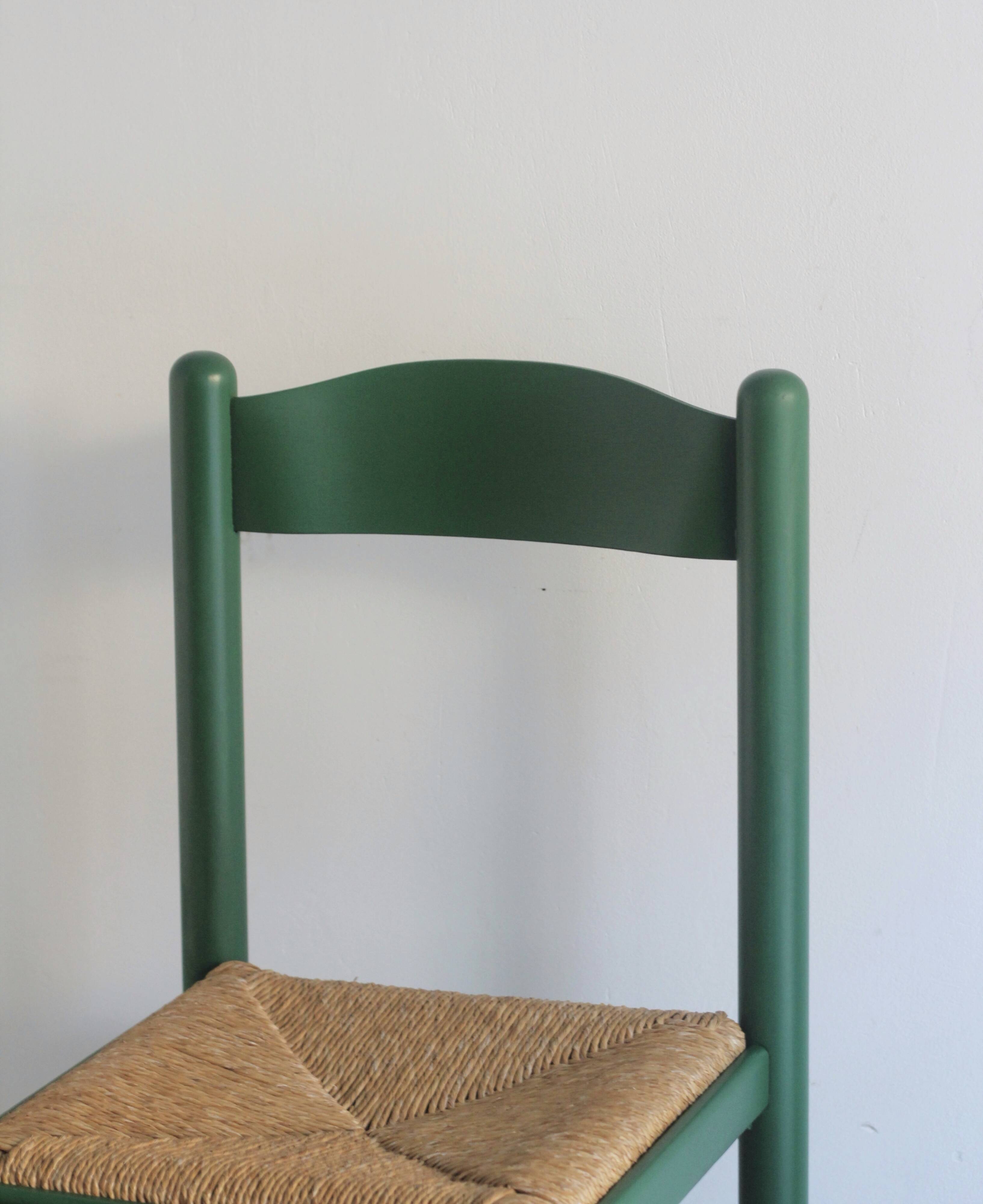 Série de 4 chaises en bois et paille