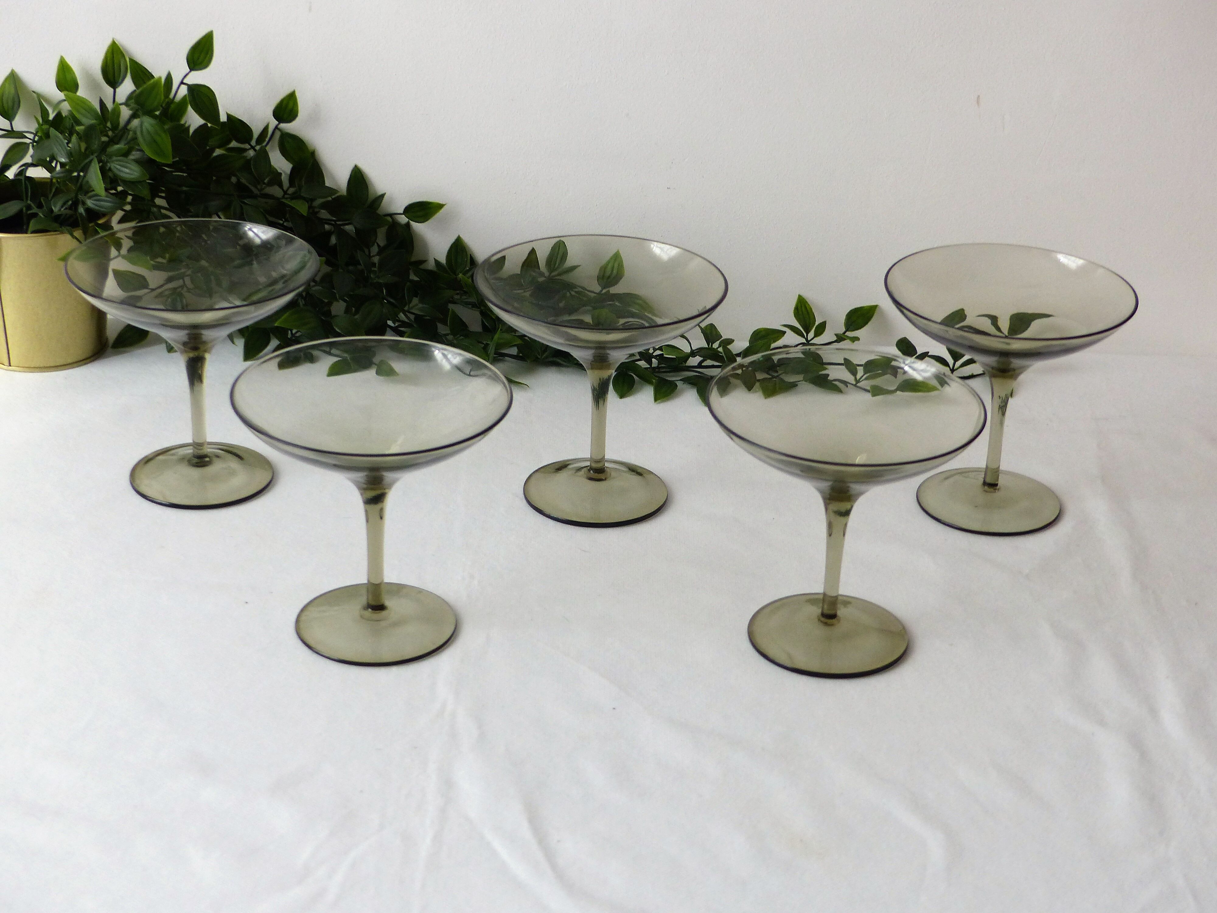 Set of 5 smoked glass cups