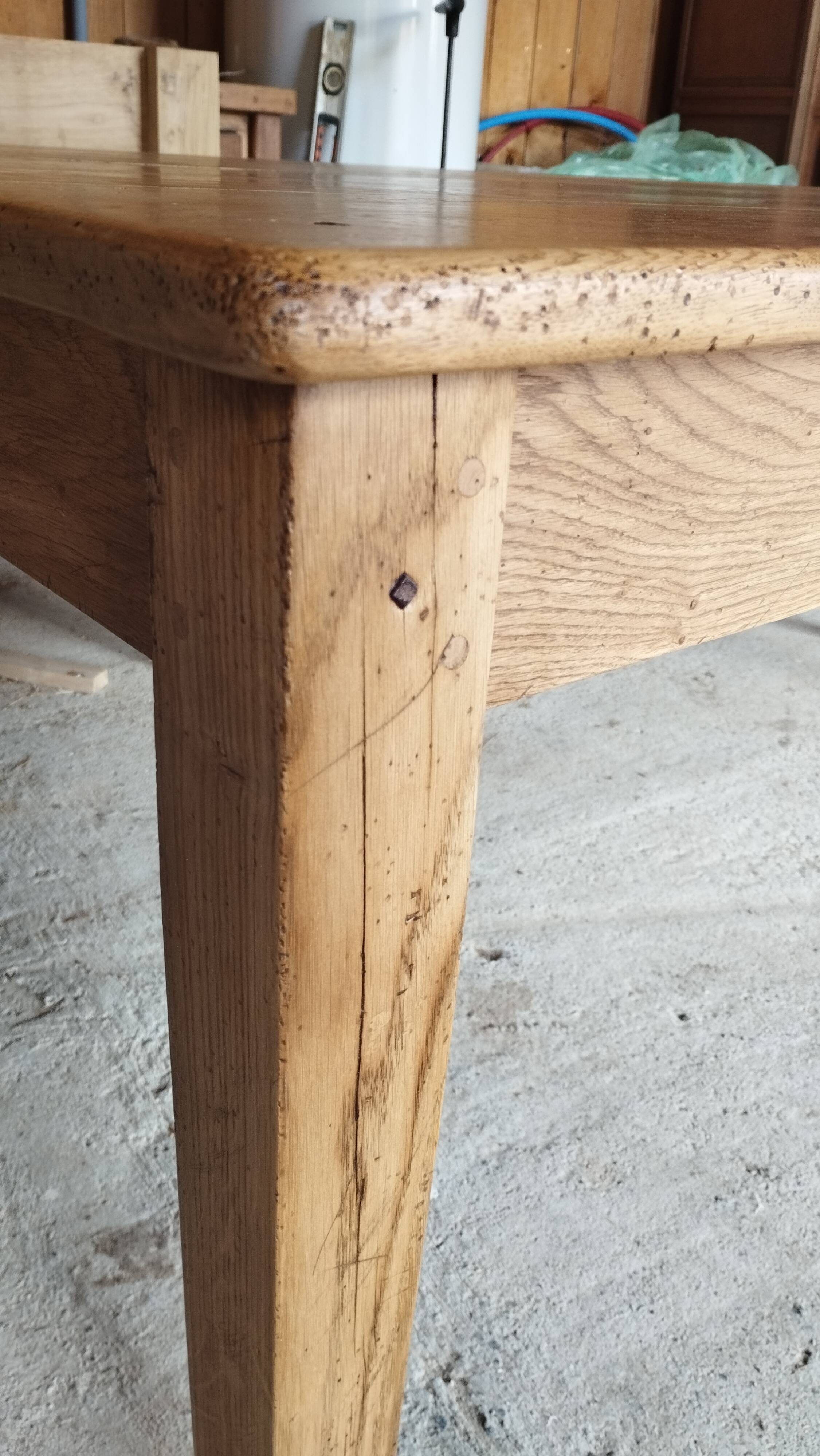 Rustic farmhouse table in solid oak with antique patina finish 200 x 90