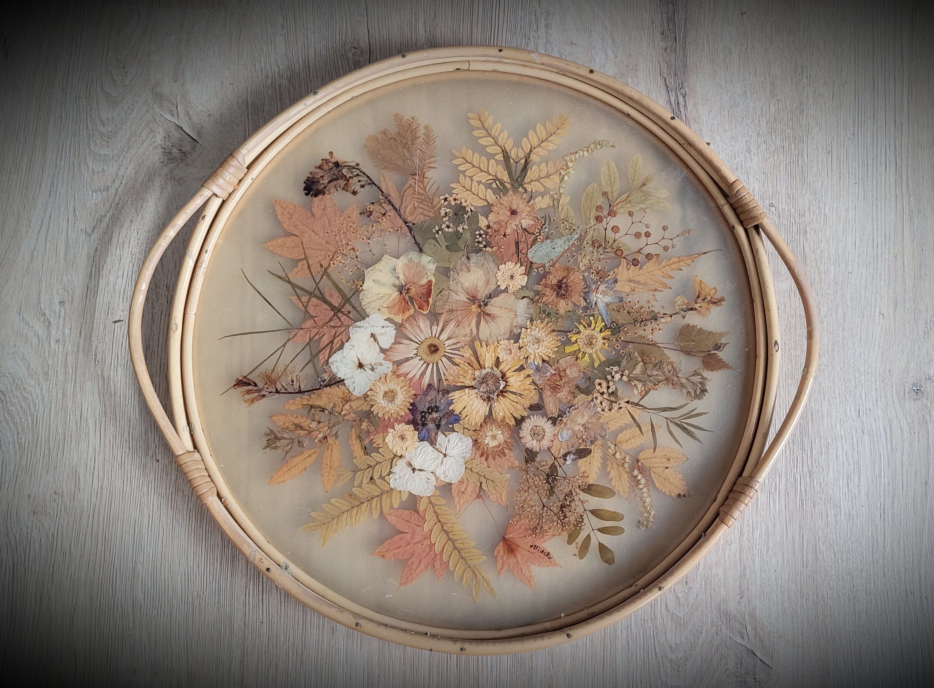 Rattan tray dried flowers