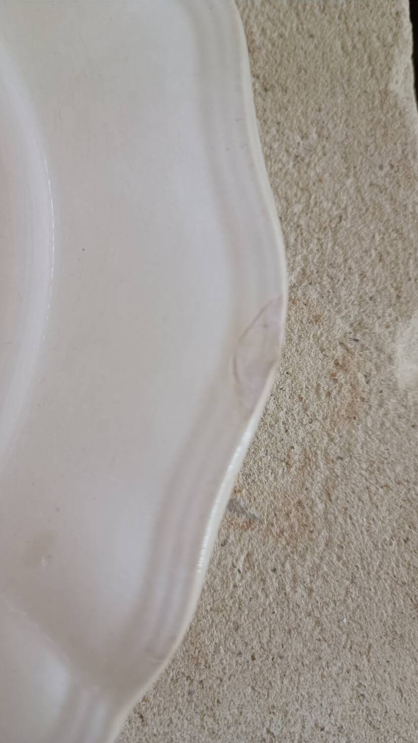 Set of 4 Sarreguemines ivory plates