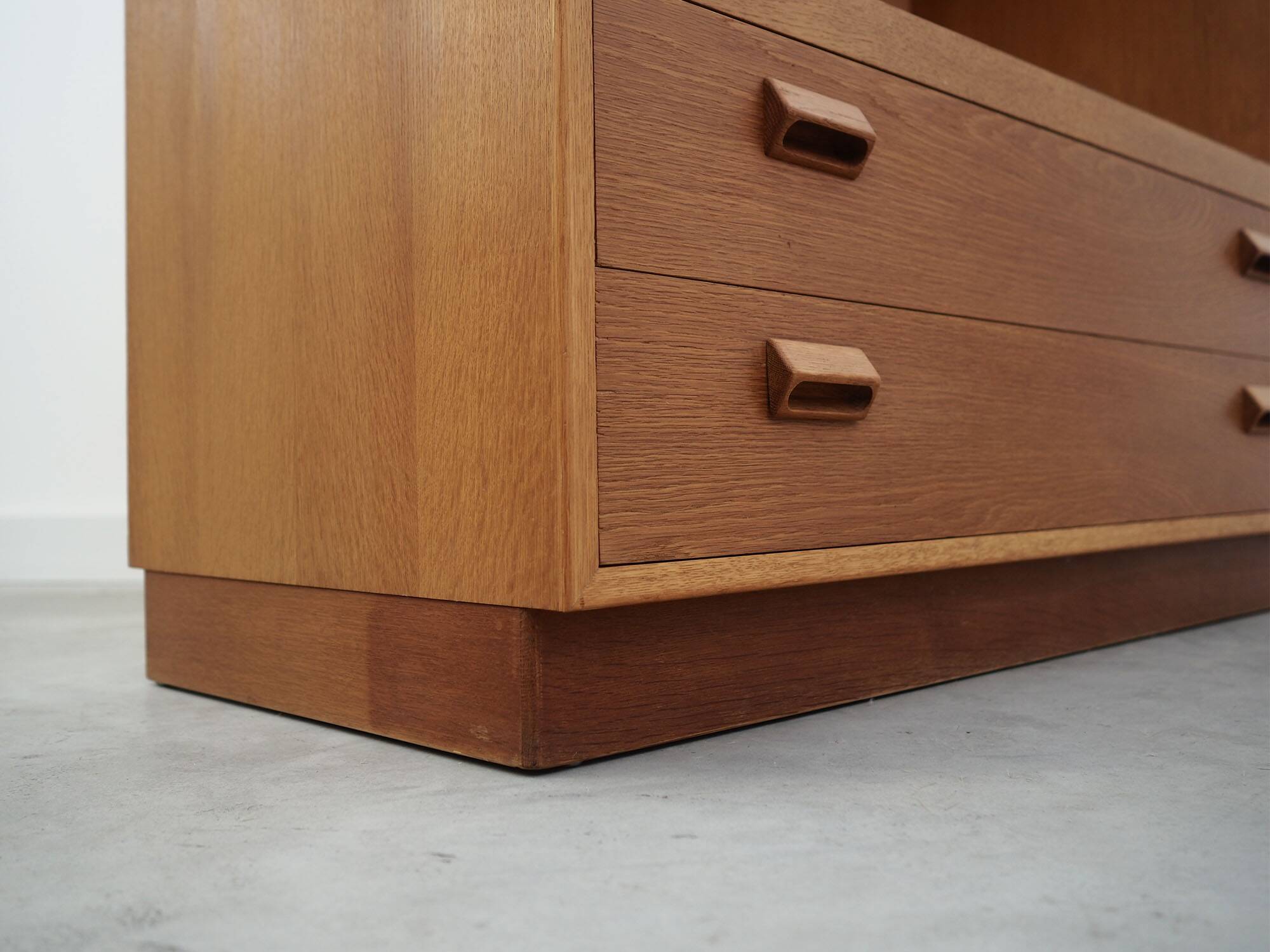 Ash bookcase, Danish design, 1970s, designer: Børge Mogensen
