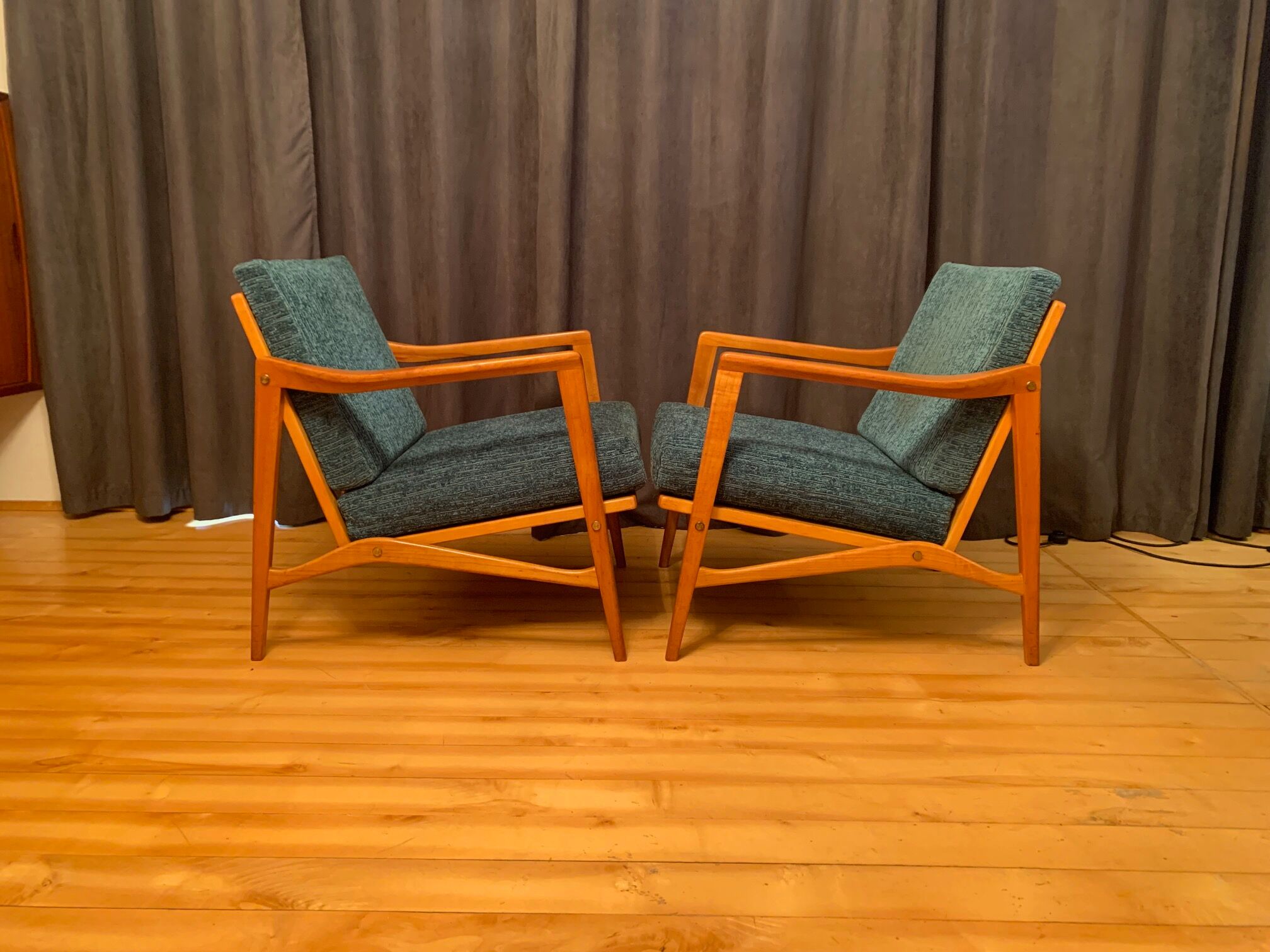 A pair of Wilhelm Knoll, Knoll Antimott armchairs, 1960s.