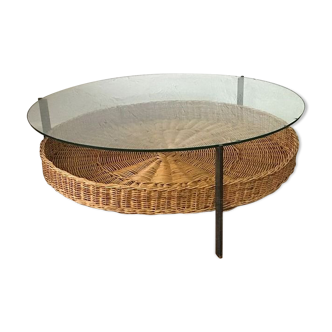 Table basse avec plateau en verre et panier en osier