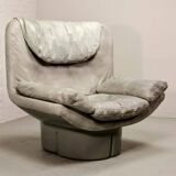 Eye-Catching Italian Grey Leather Lounge Chair by Ammanati & Vitello, 1970s
