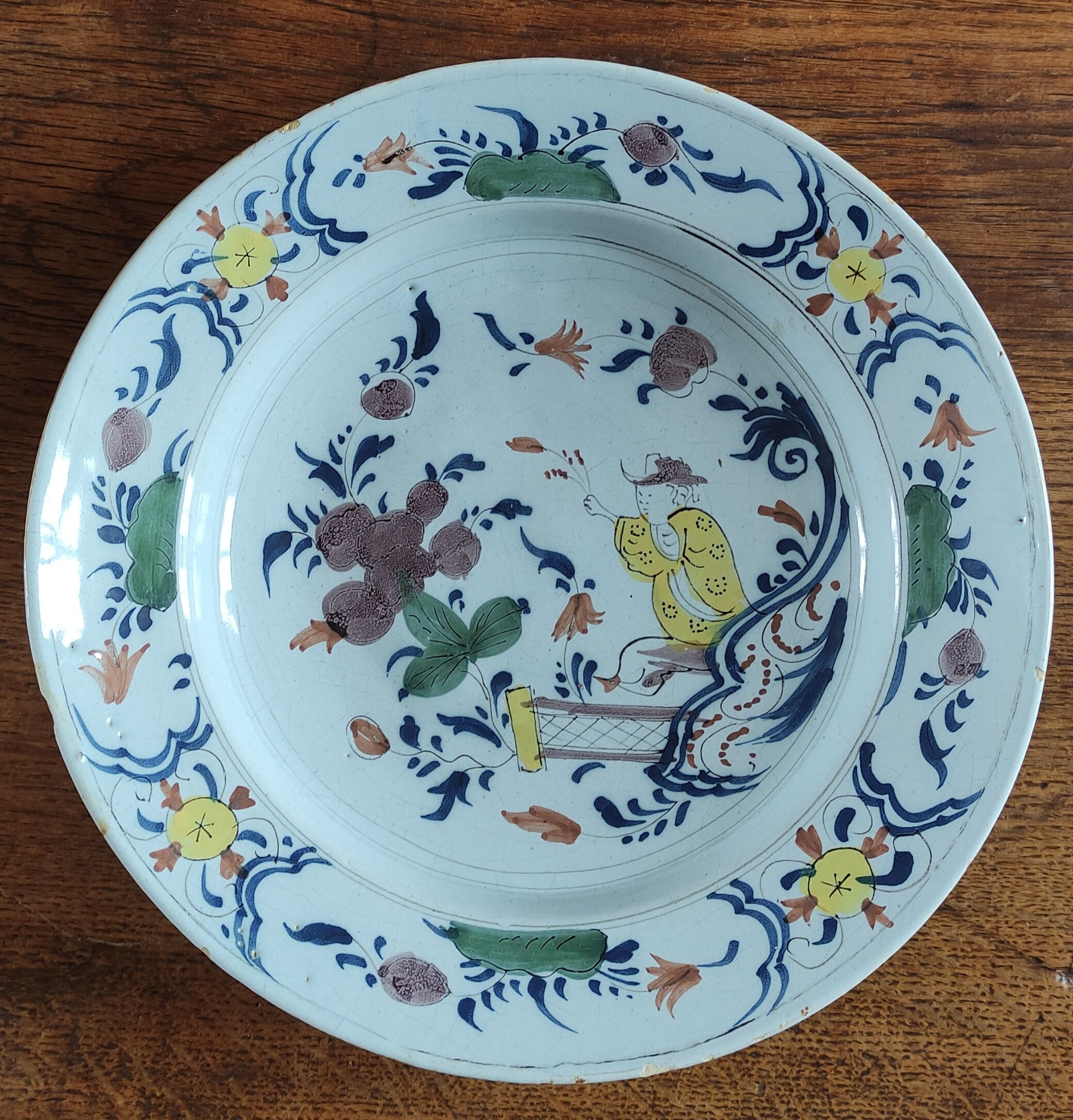 Old Delft dish 17th century Chinese decoration