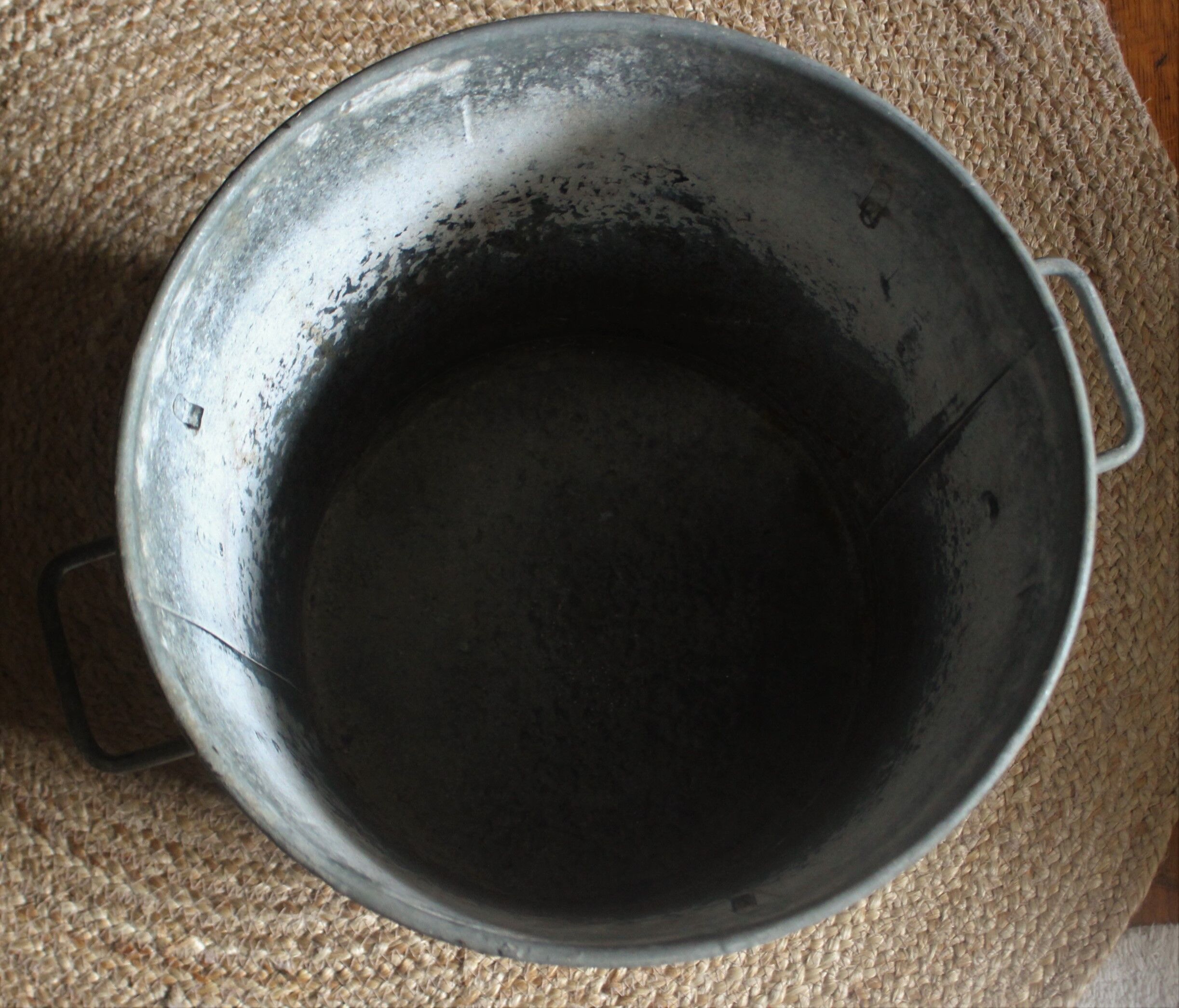 High zinc basin two garden handles