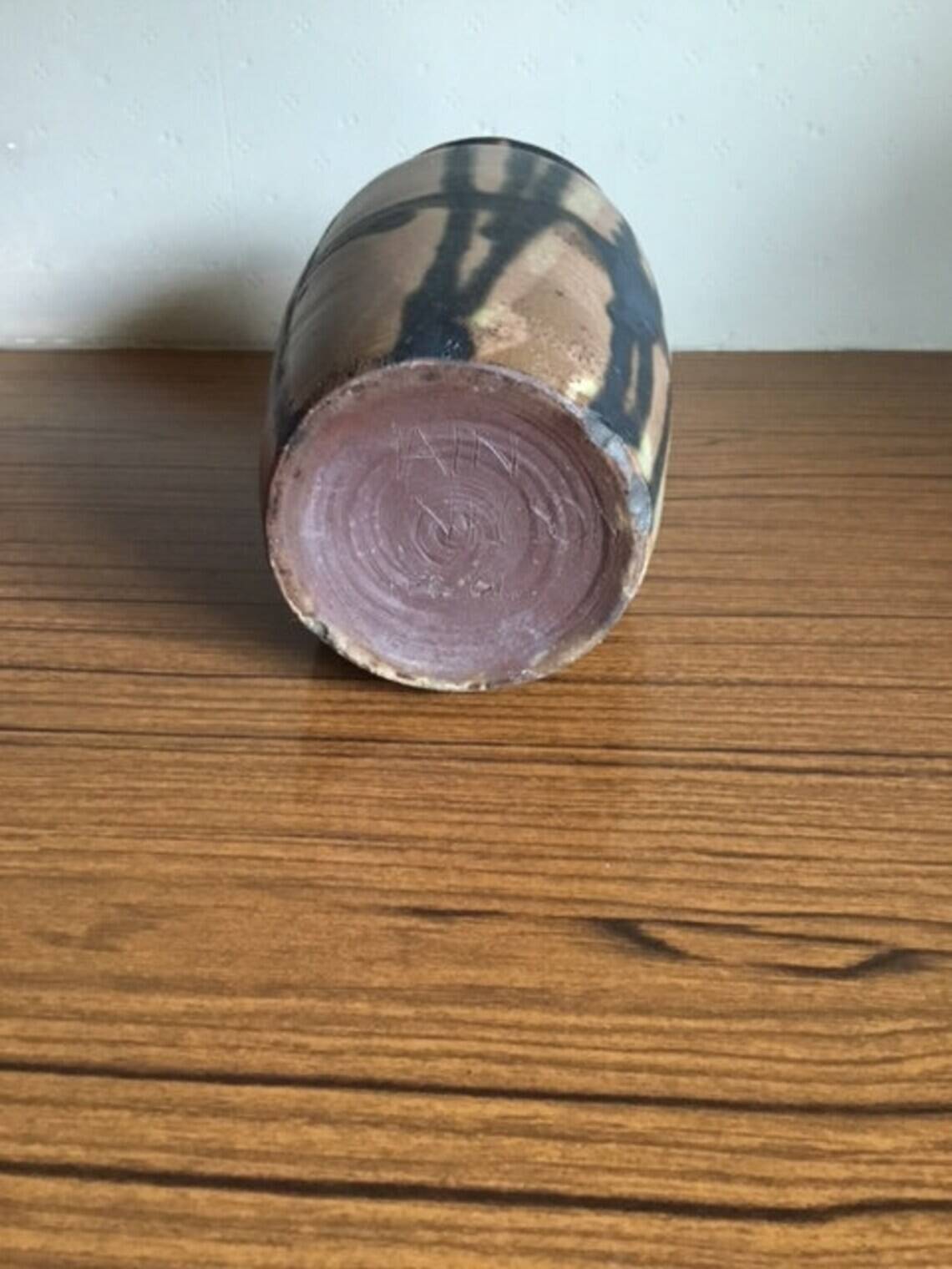 Vase signed Iain M Nelson, brutalist vase, pottery, flower pot, collection, interior decoration