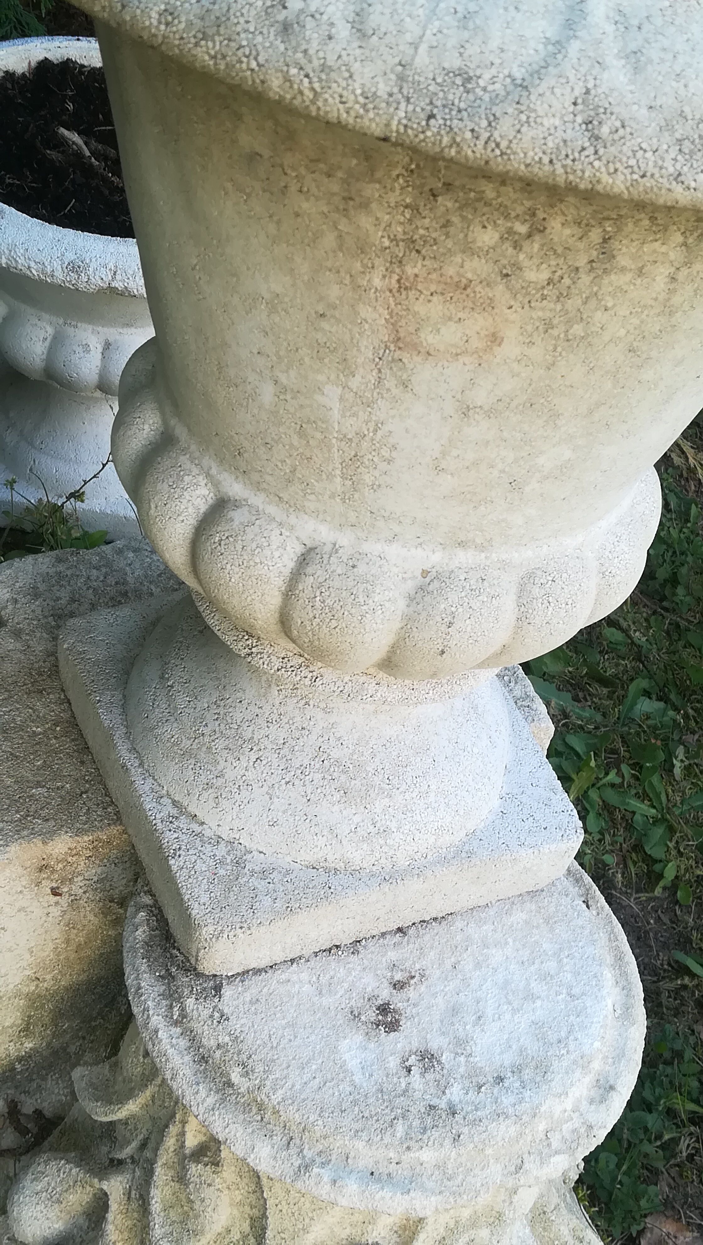 White Medici vase in reconstructed stone