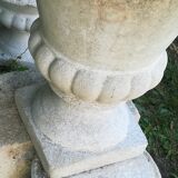 White Medici vase in reconstructed stone