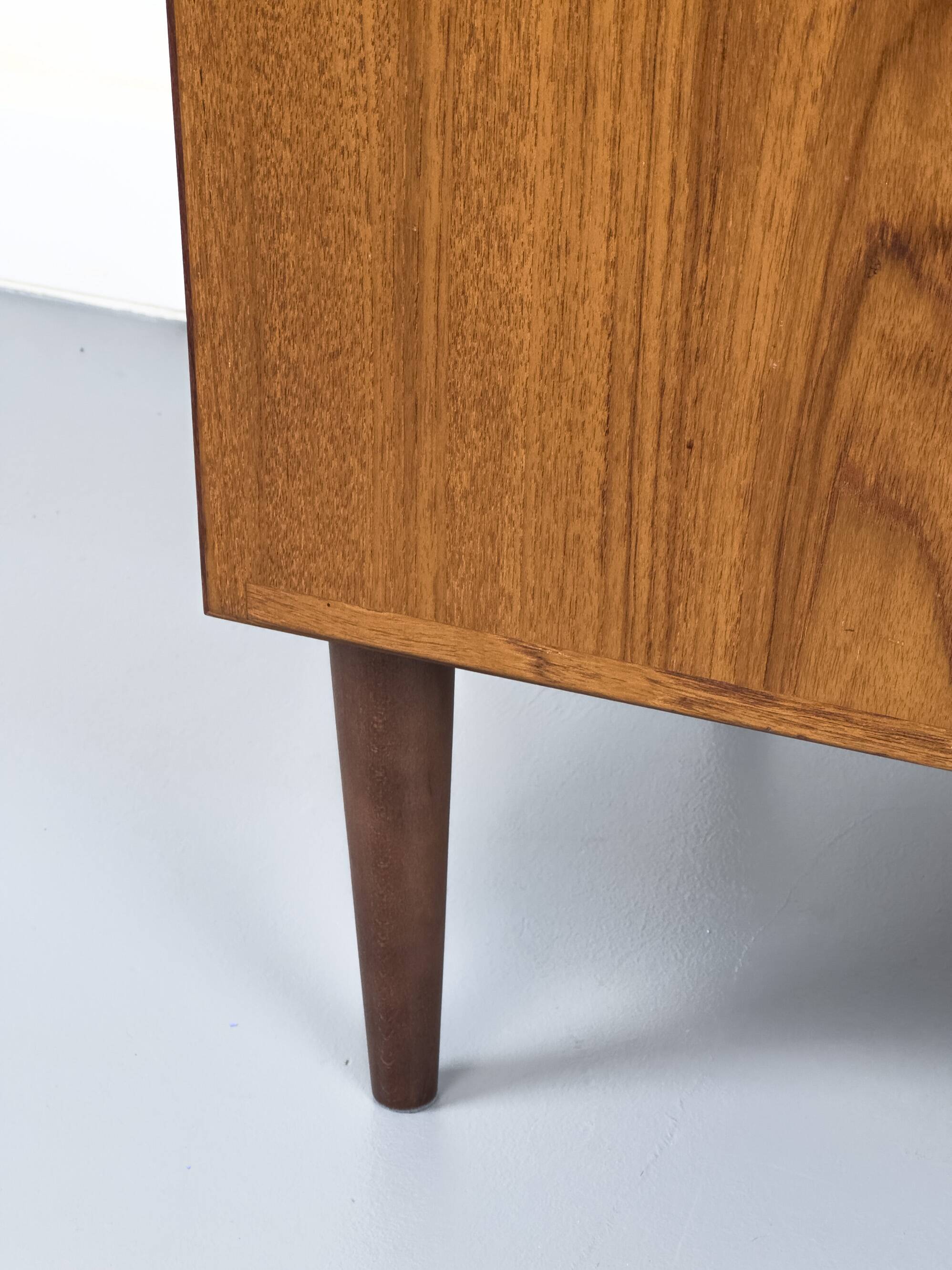 Armoire en teck avec tiroir d'Omann Jun, années 1960