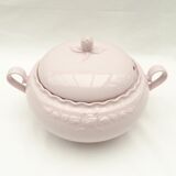 Porcelain tureen