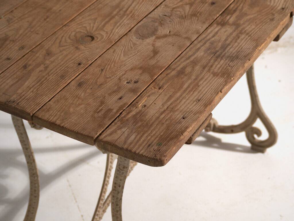 Table de jardin ancienne en fonte – Europe centrale, vers 1900