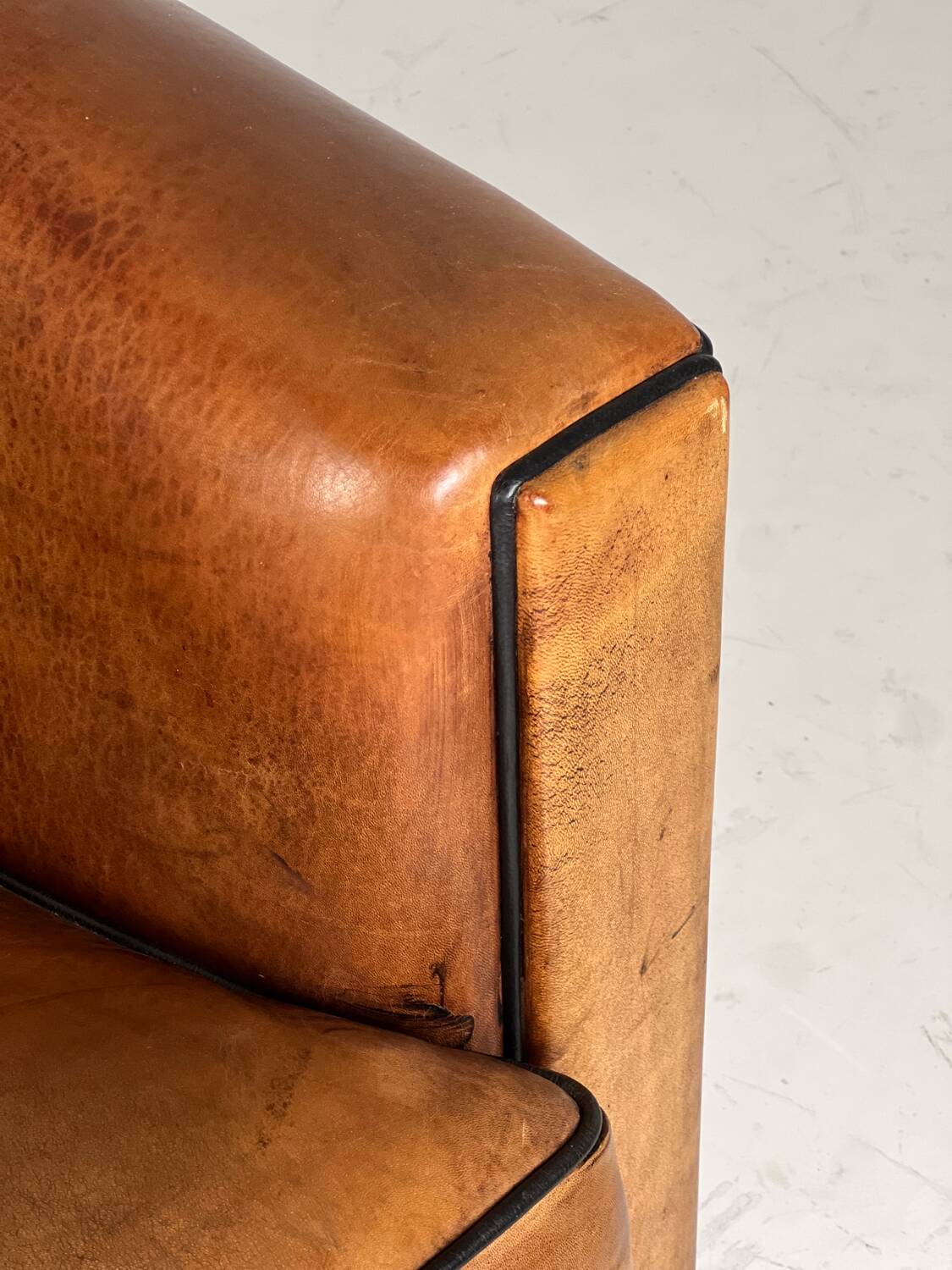 Art deco sofa sheep’s leather