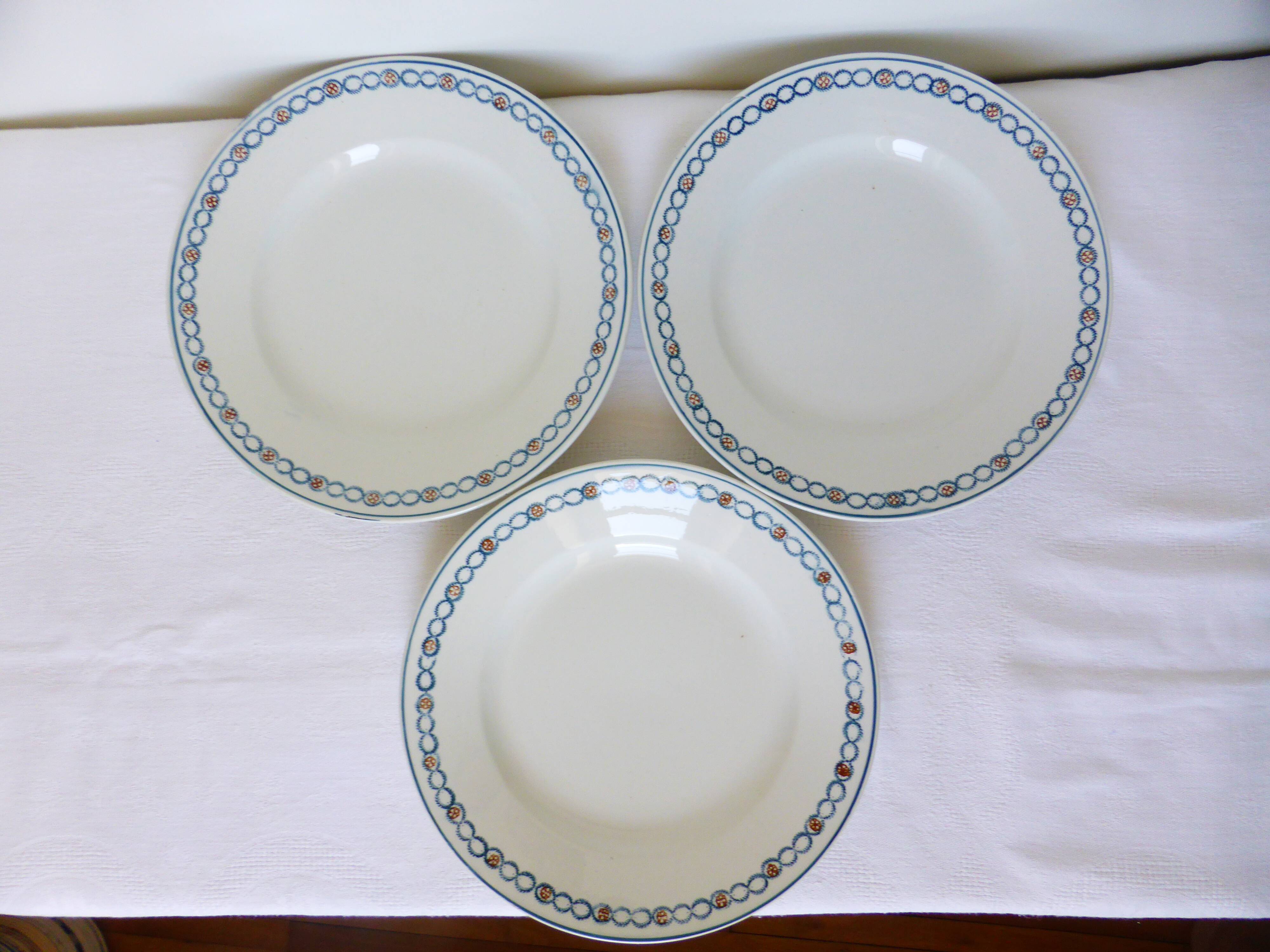 Set of 3 flat plates from Longwy model Florea 210640