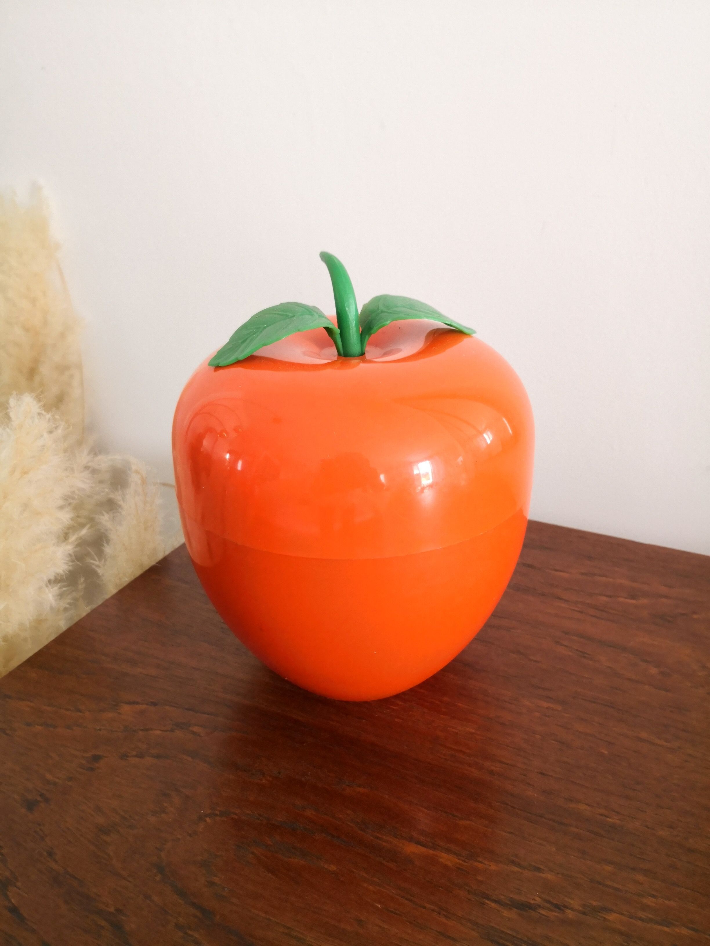 3 ice buckets orange apples 70s