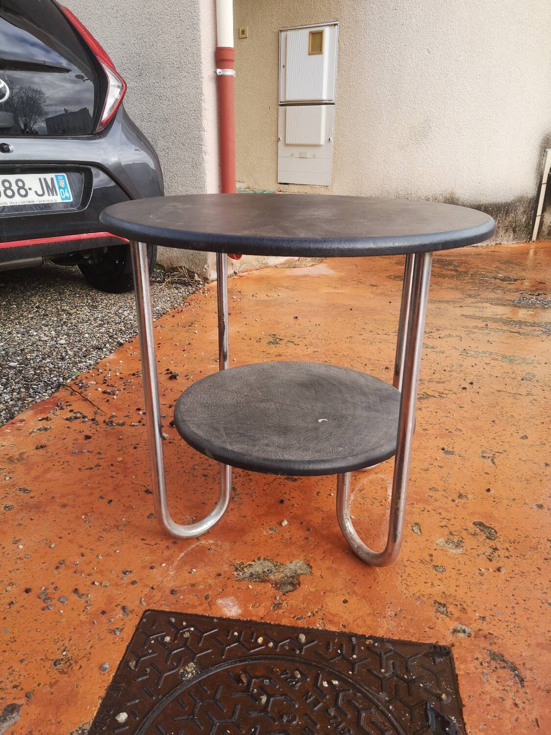 Misvanderho side table