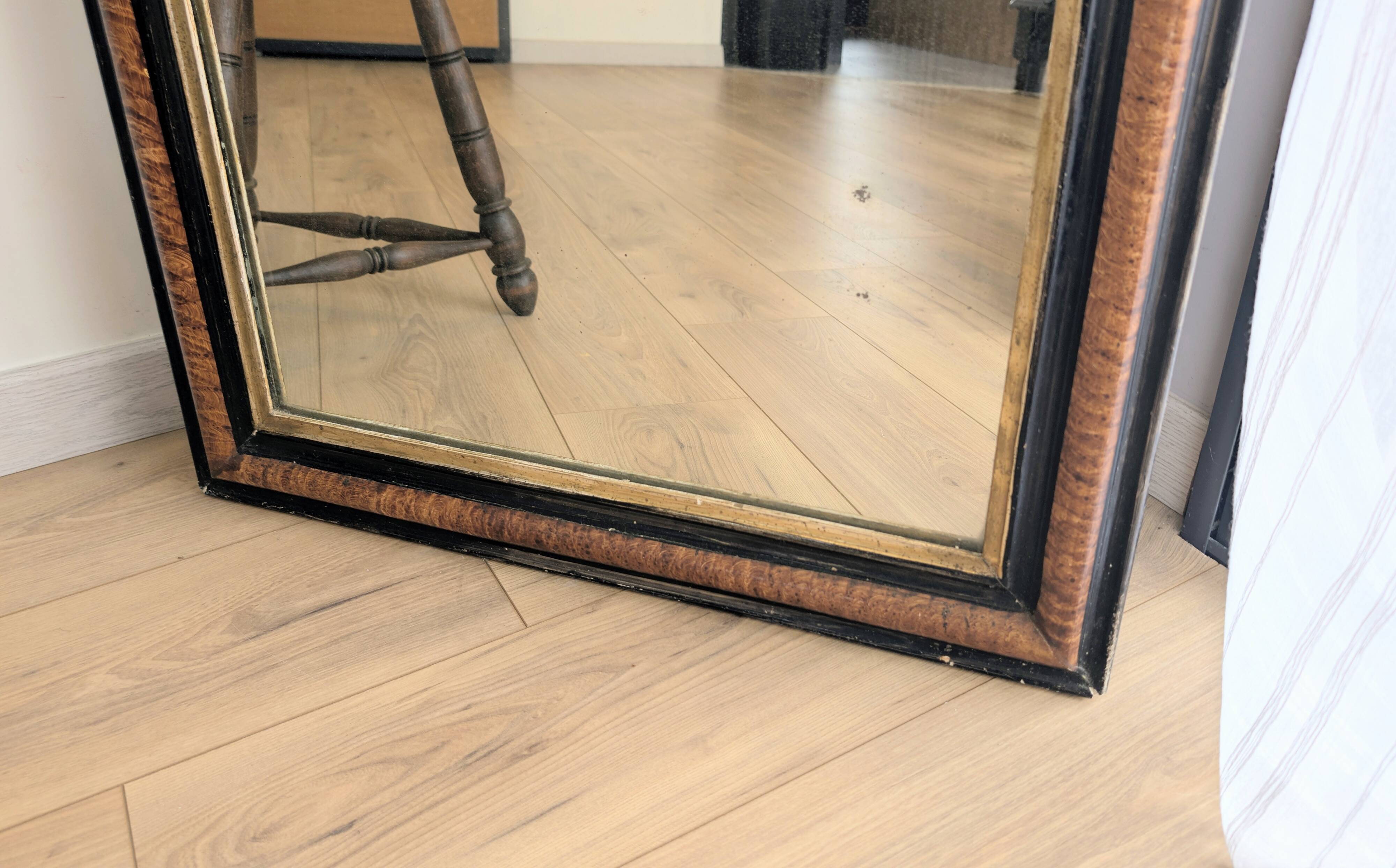 Louis-Philippe style mirror in black and gold flame wood - 96 x 66 cm