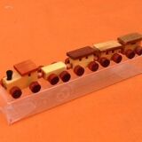 Train miniature en bois