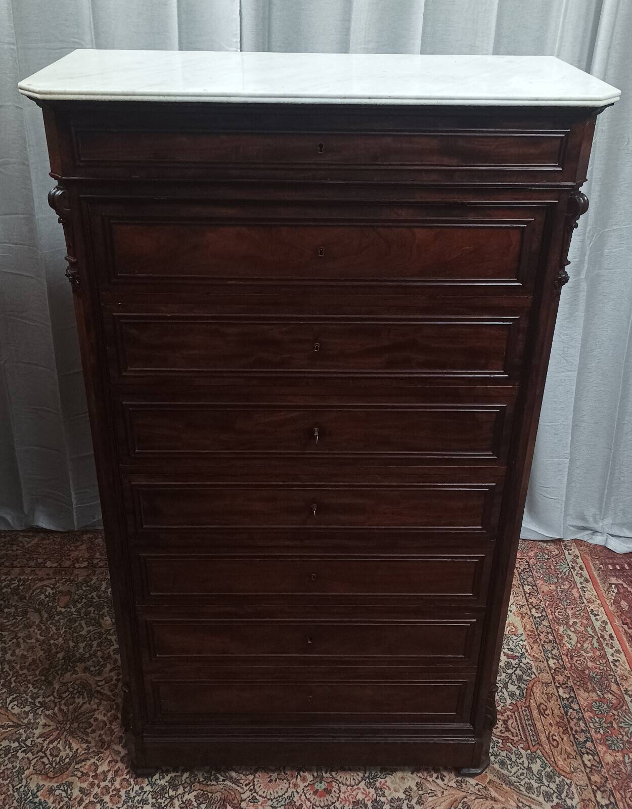 Large mahogany chest of drawers with 8 drawers from the Napoleonic III period.