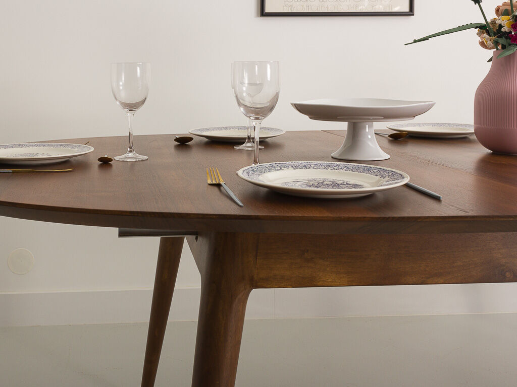 Custom-made solid walnut dining table with 4 extensions, for 6 to 16 people