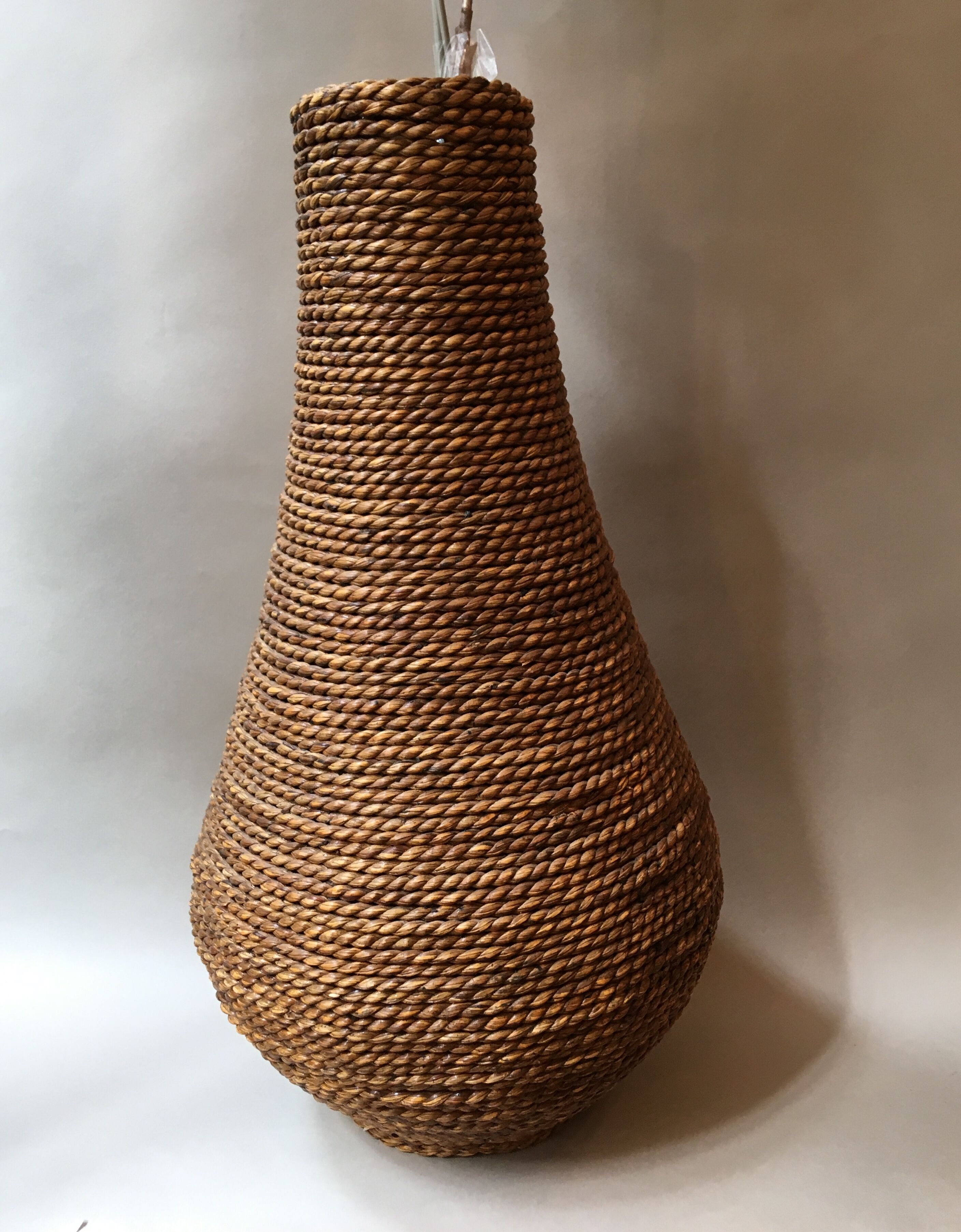 Vase en osier rotin XXL 1960
