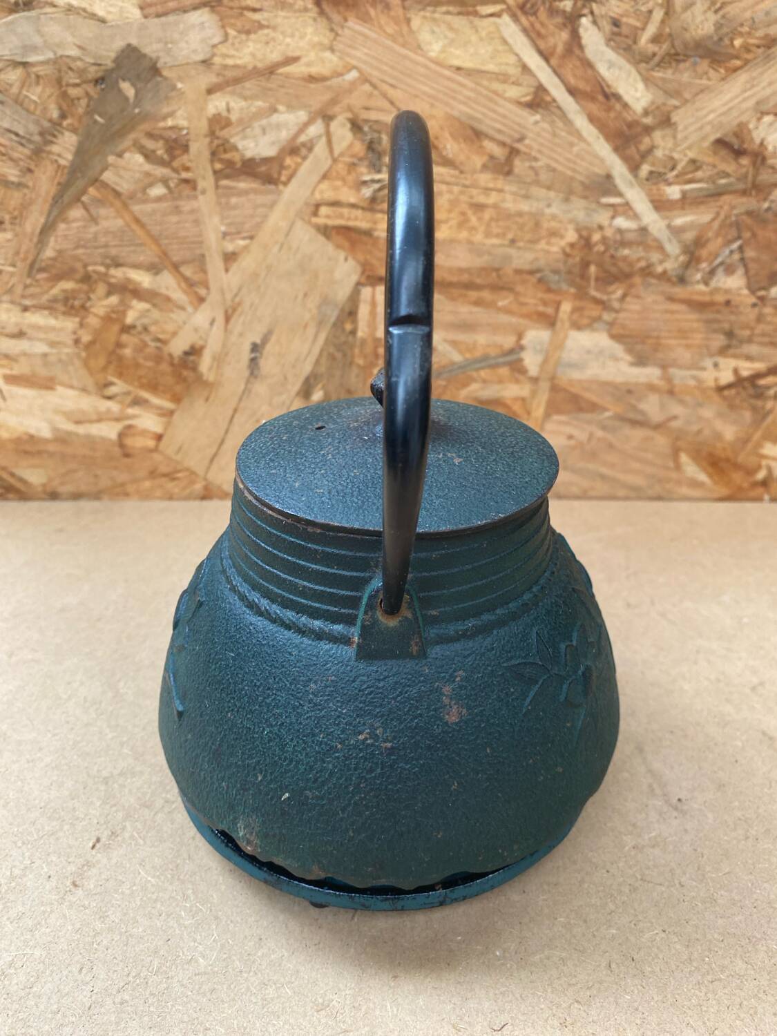 Antique japanese green cast iron teapot flower decor + vintage stand