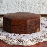 Octagonal box in Thuya
