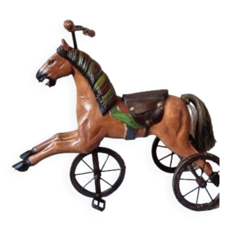 Tricycle ancien, jouet français avec cheval sculpté en bois et métal
