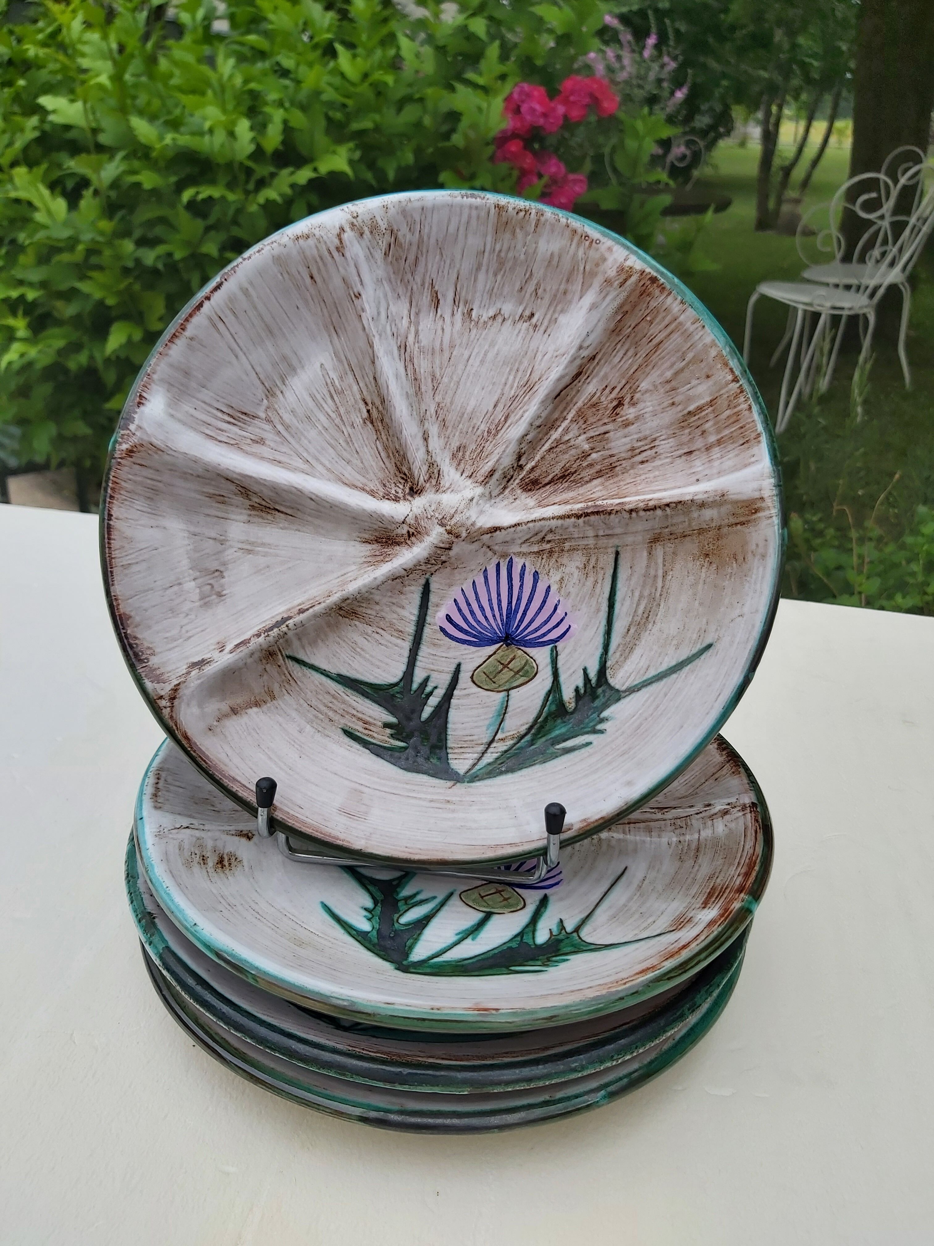 4 plates with compartments Vallauris decoration thistles