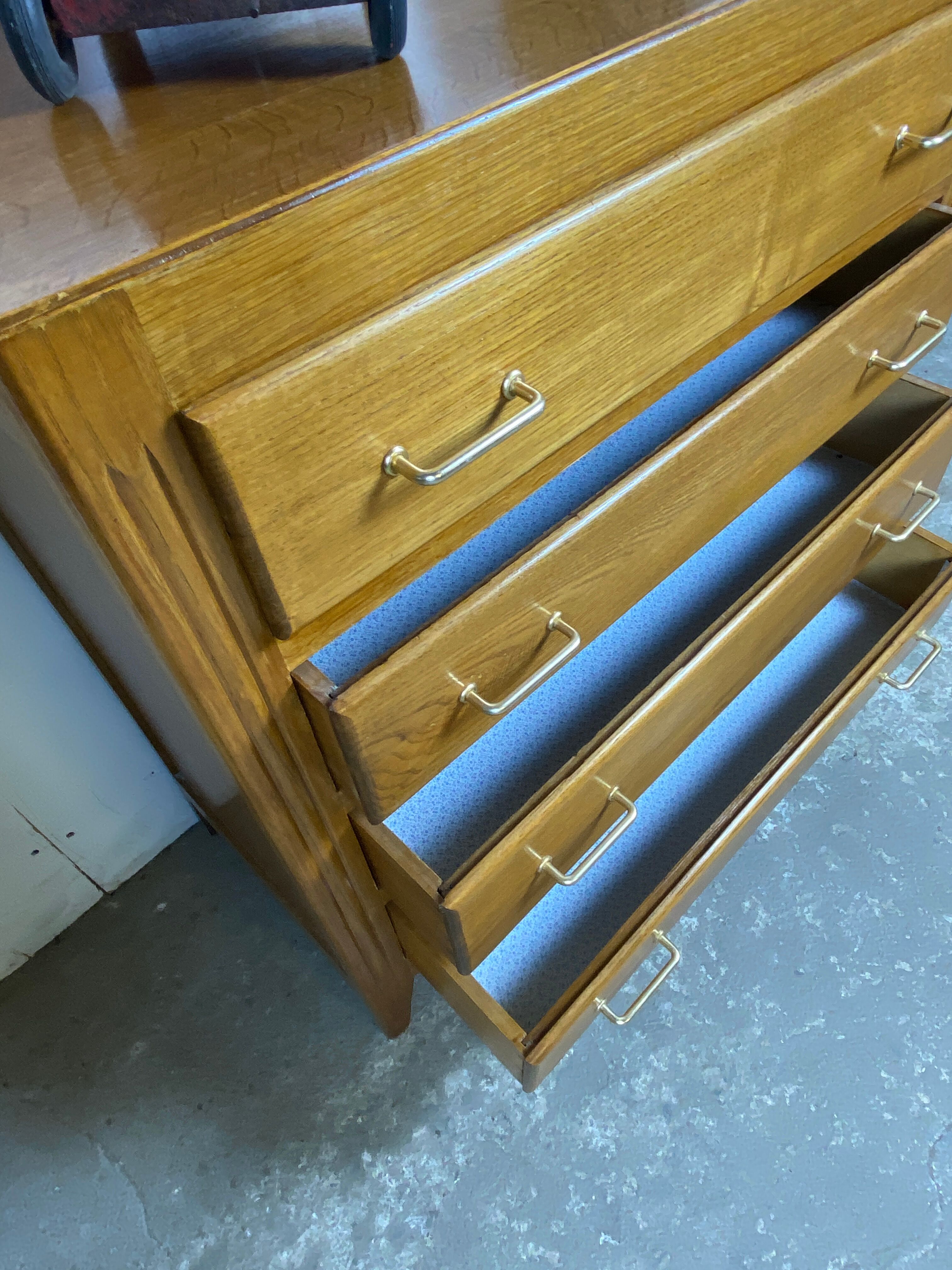 Commode vintage