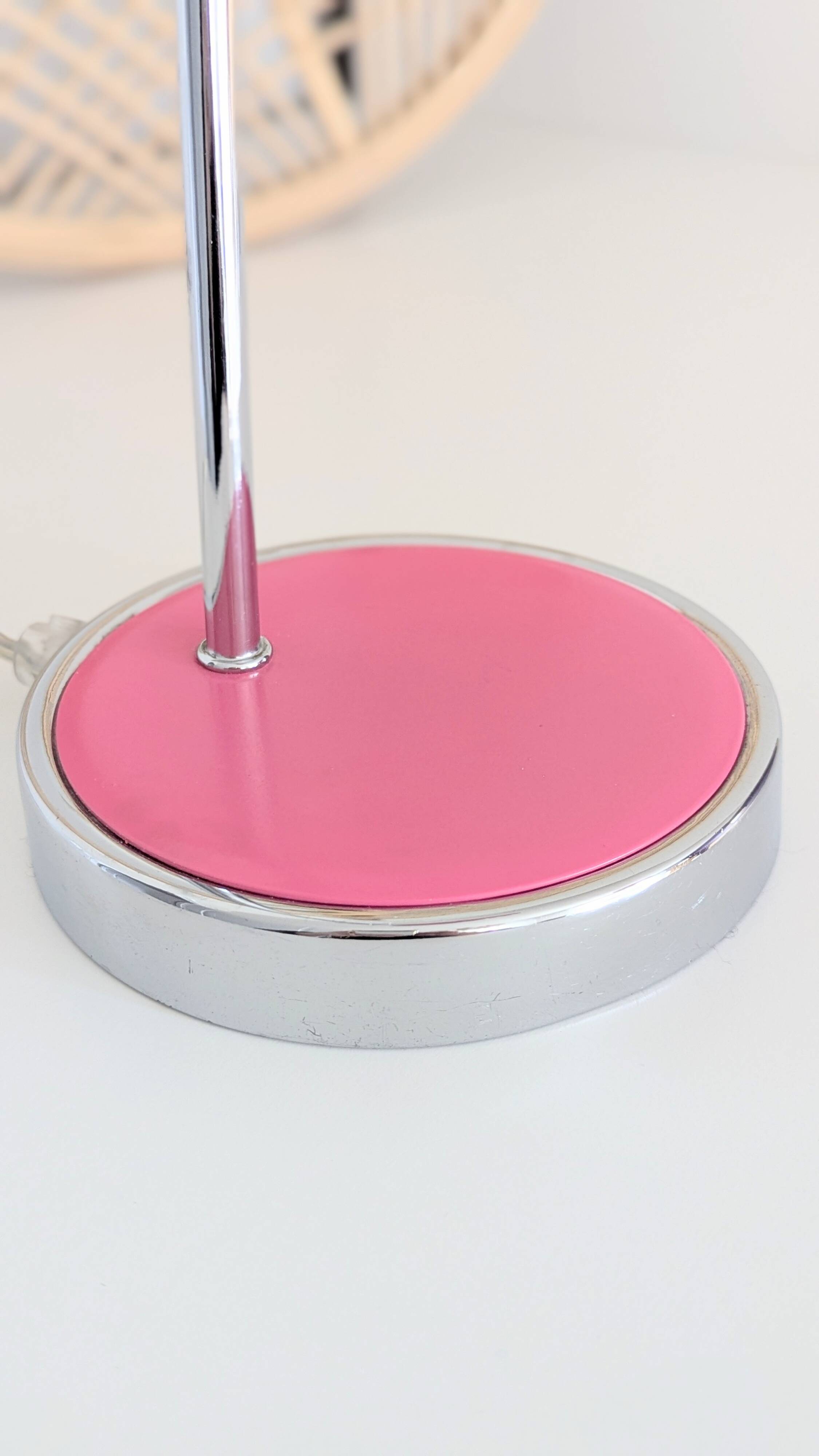 Pink eyeball lamp (L-0214)