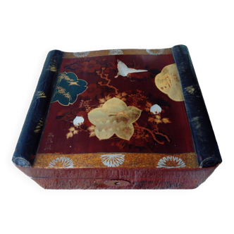 Lacquered wooden jewelry box / box with butterfly and landscape decoration