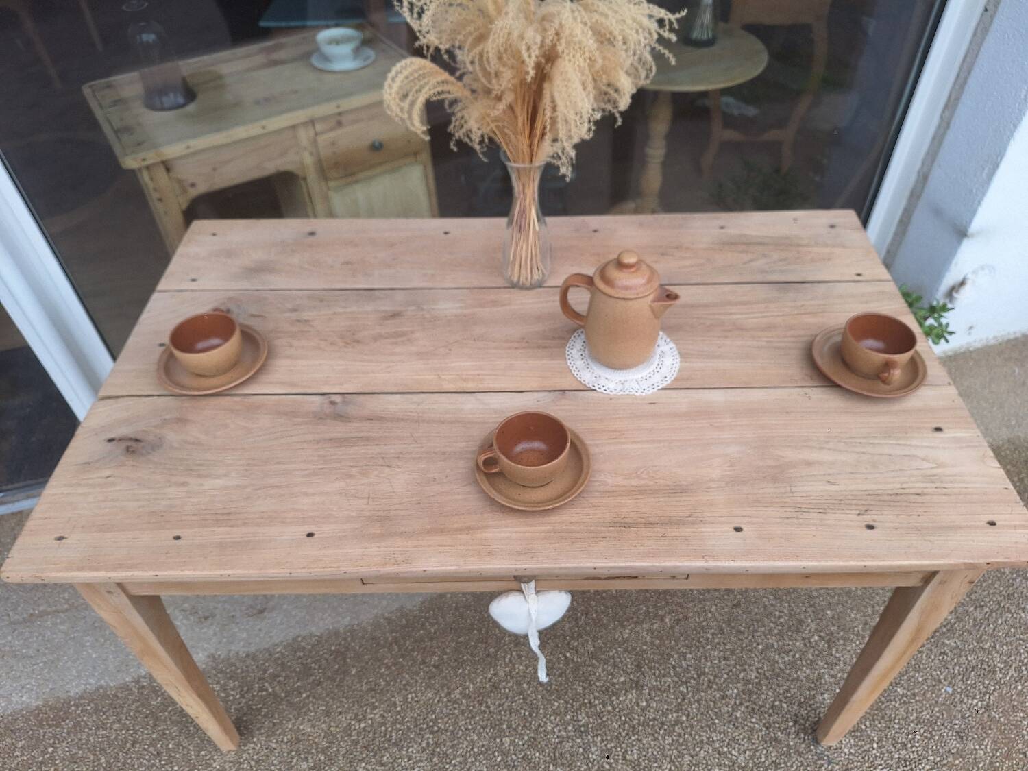 Farm table