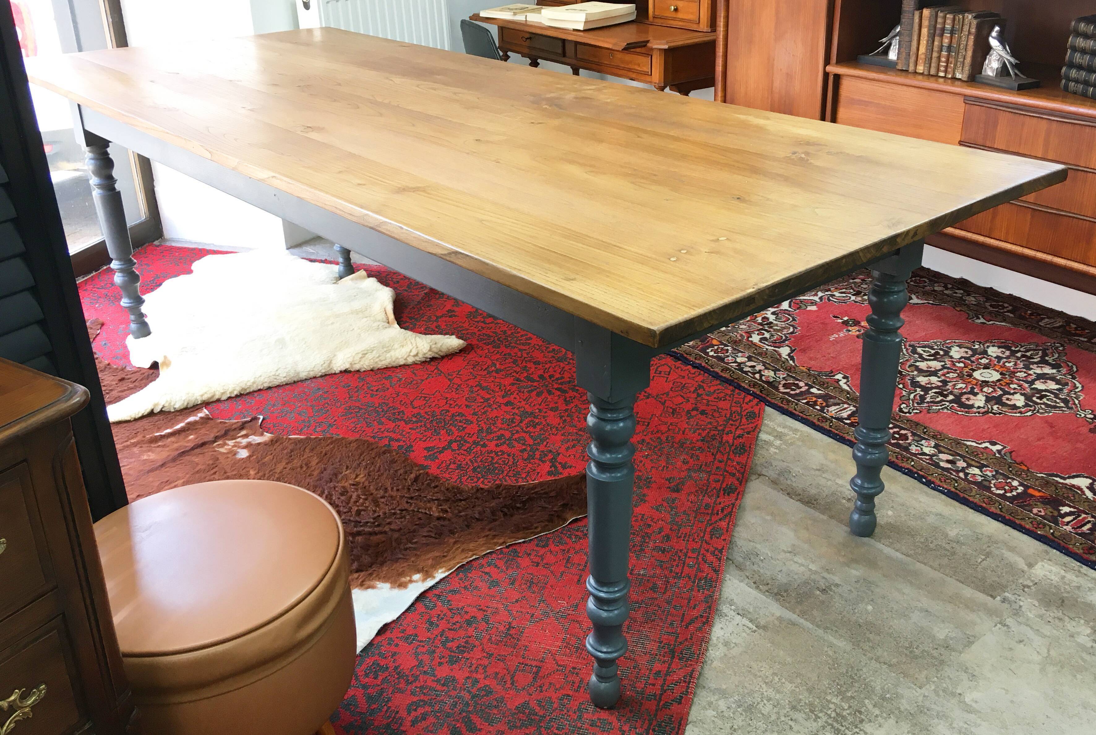 Large farm table 2m50 turned foot painted and waxed tray